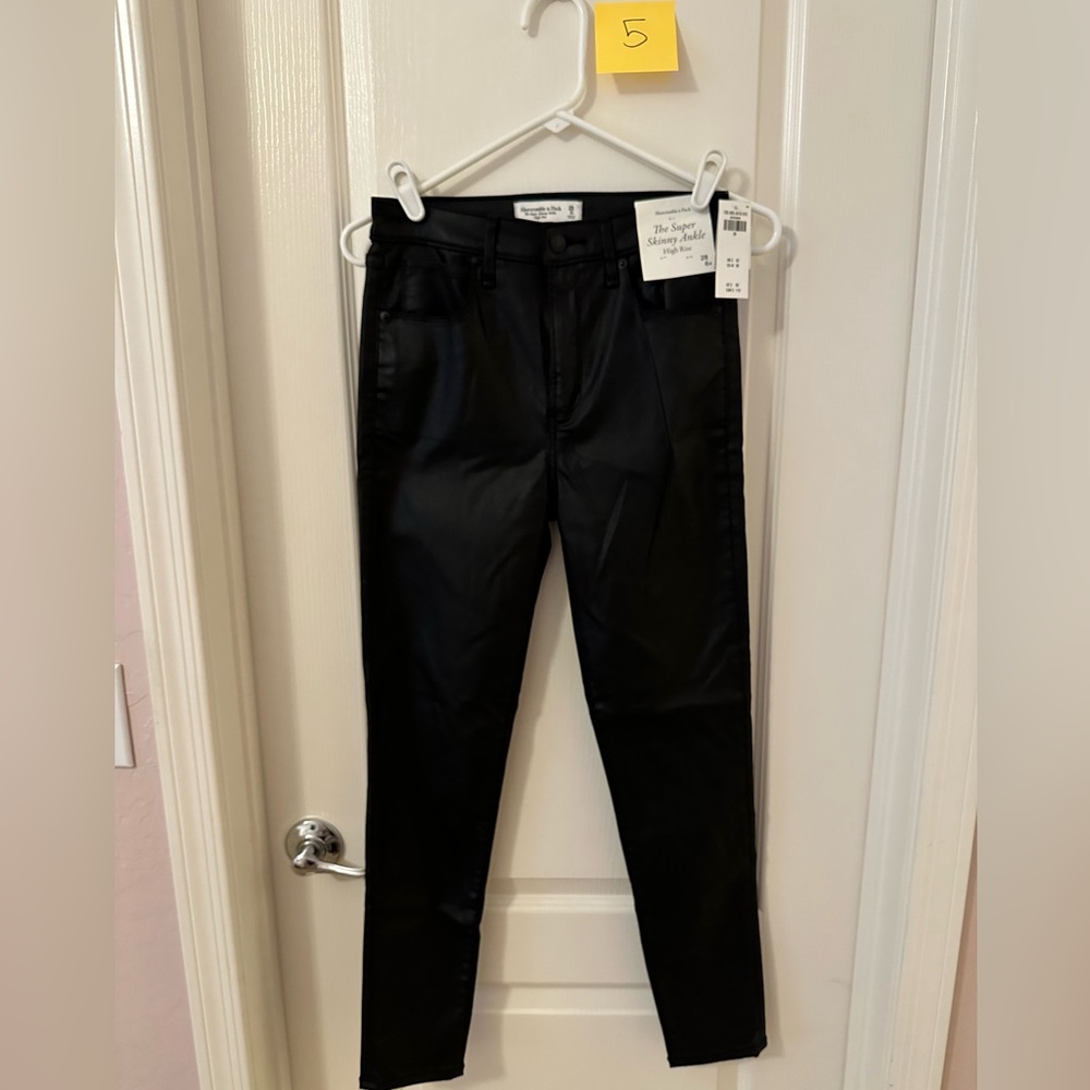 NWT Abercrombie & Fitch High Rise Super Skinny Ankle Pant